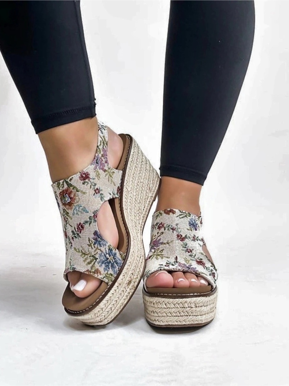 Corky's Freddie Floral Wedge Sandals in Beige US 11 New